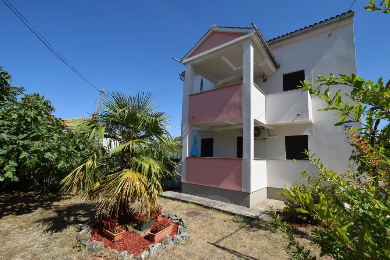 Apartments Petrovic Malinska Exterior photo